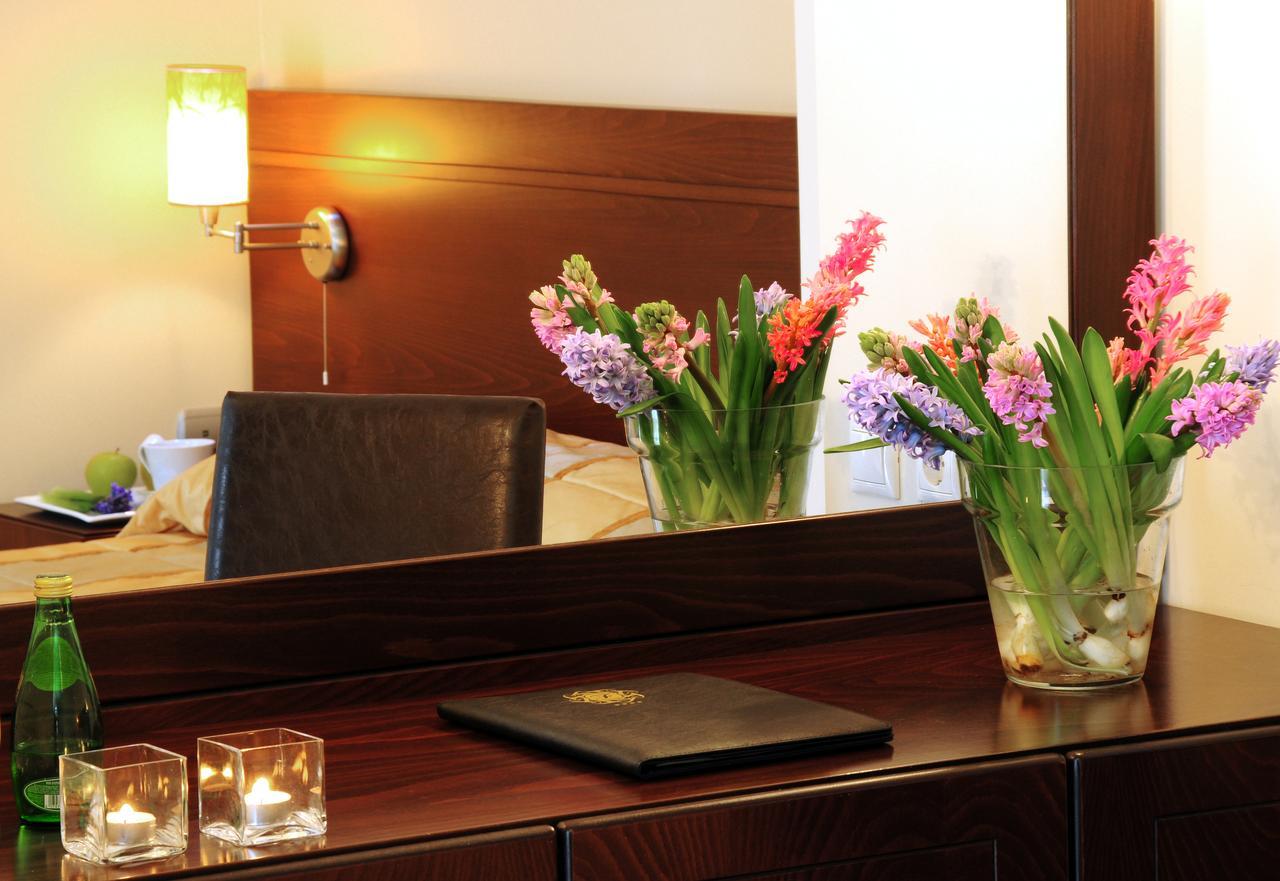 Flisvos Hotel Nafpaktos Buitenkant foto