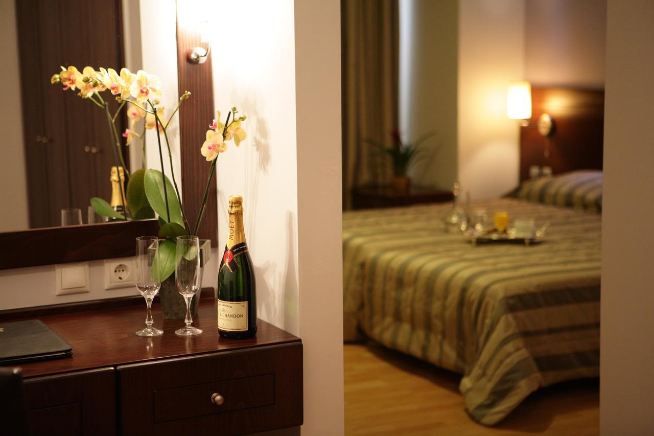 Flisvos Hotel Nafpaktos Buitenkant foto